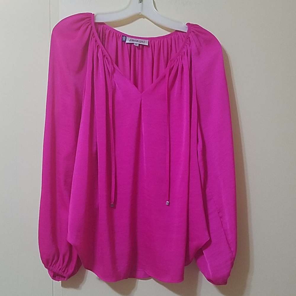 🌸BOGO🌸Jennifer Lopez cut-out sleeve Top Size M - Picture 2 of 6